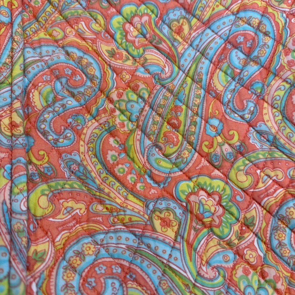 QK TANGIERS Quilted Duffel Bag in a Paisley Pattern - Picture 10 of 10